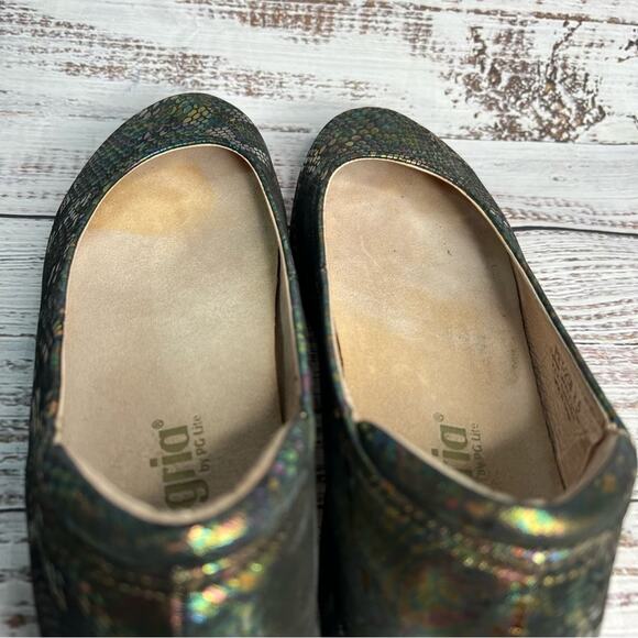 Alegria Petal Thrones Ballet Flats Size 8.5 Multicolor Oil Slick Snake Print - Picture 8 of 12